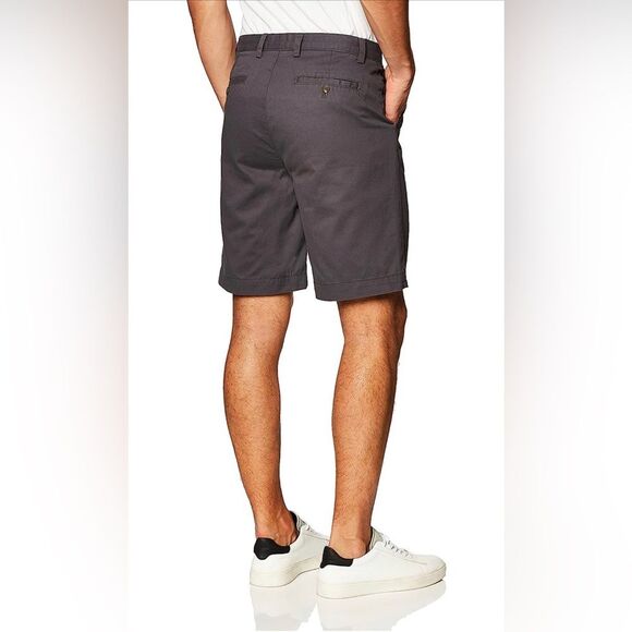 Amazon Essentials Men's Classic-Fit 9" Short (590) - Picture 3 of 4
